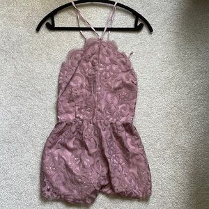 Tobi Romper -Size M Mauve Dusty Rose color